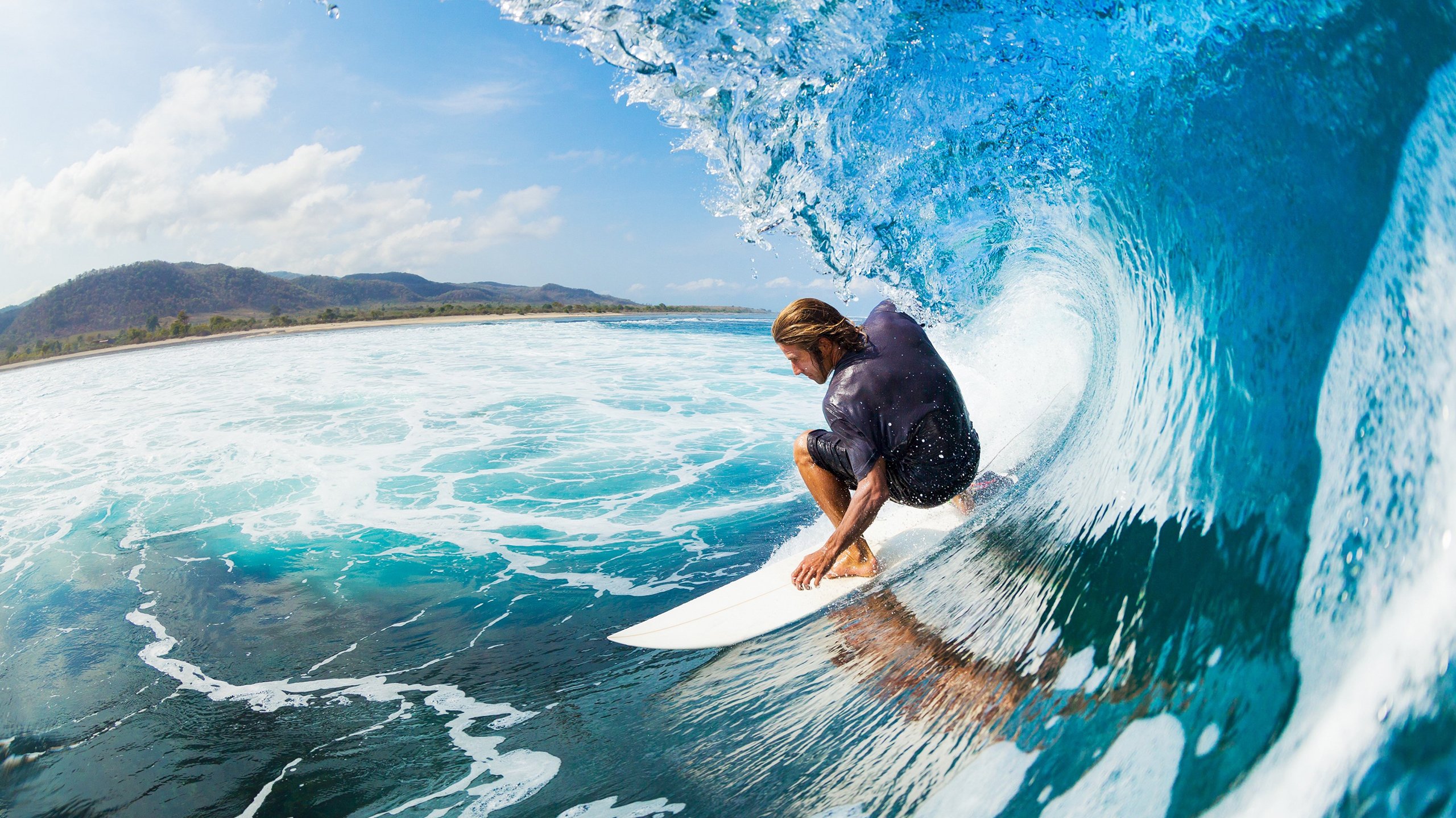 西甲攻防一体：精彩瞬间轮番上演，西甲身体对抗